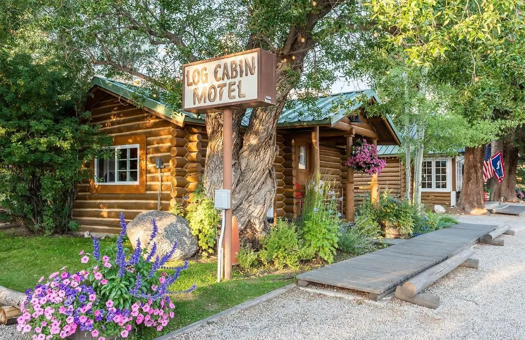 Log Cabin Motel-1