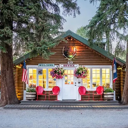 Log Cabin Motel-3